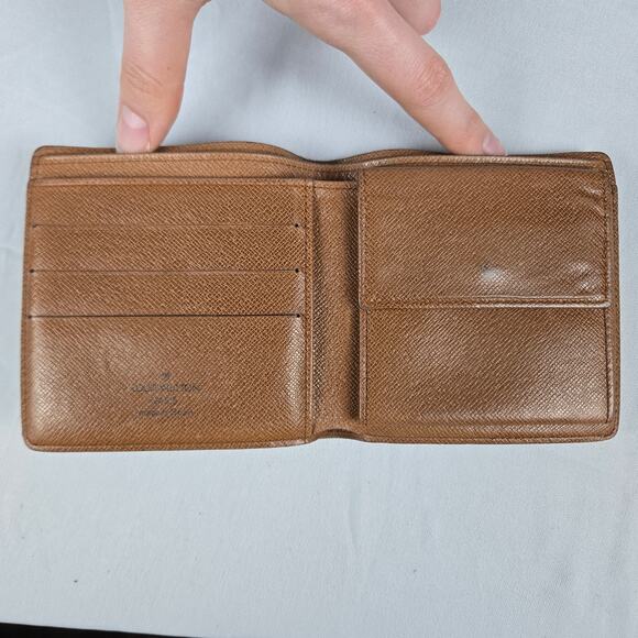Louis Vuitton Monogram Bifold Wallet w/ Coin Pouch - Picture 9 of 16